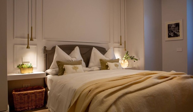 Suite Corti Cernobbio-Central, 1 minute stroll to Lake/Private Parking