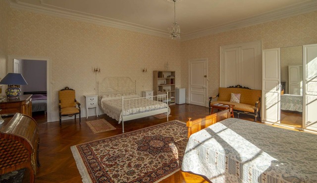 Suite-Luxury-Ensuite-Pool view-4 étoiles