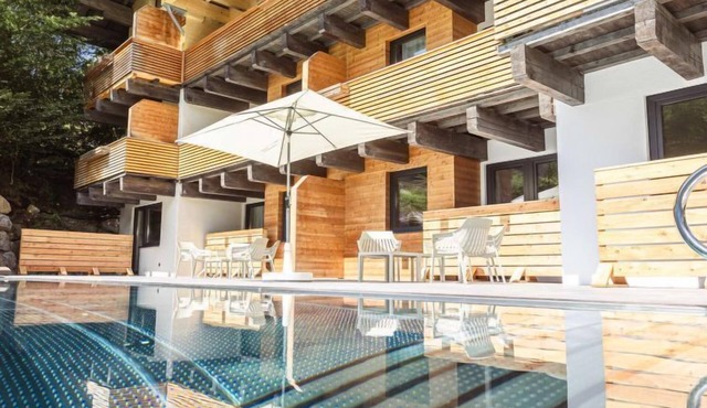 Suite mit 1 SZ & Wellnessbereich by Interhome