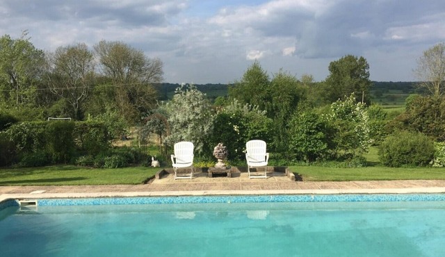 Suite Overlooking Beautiful Wealden Countryside, Swimming Pool. (See offers)