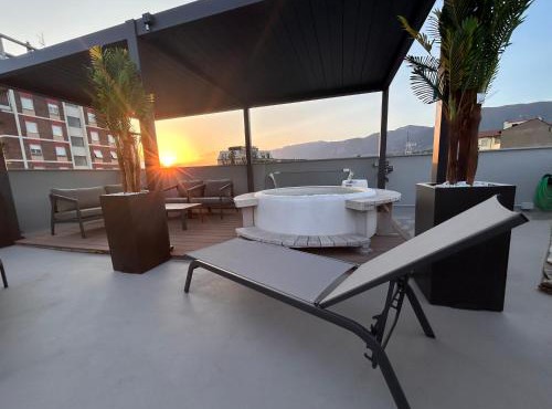Suite Panoramic Attico con Jacuzzi Privata