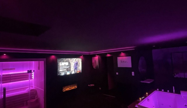 Suite Prestige Jacuzzi, Sauna, Netflix, Disney+
