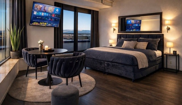 Suite-Private Bathroom-City view