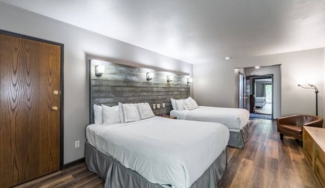 Suite/Unit 5
