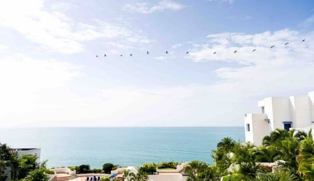 Suite with excellent view near the beach WI-FI
