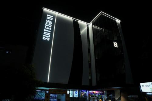 SuitesatN