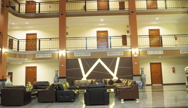 Suksomboon Hotel