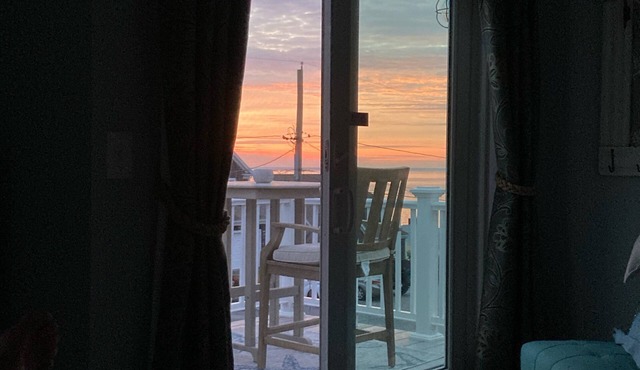Summer booking fast! Ocean views, private beach, 4-season & extensive amenities!