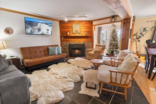 Summit 104D Beautiful 3BR, 2BA condo in The Summit at Snowshoe