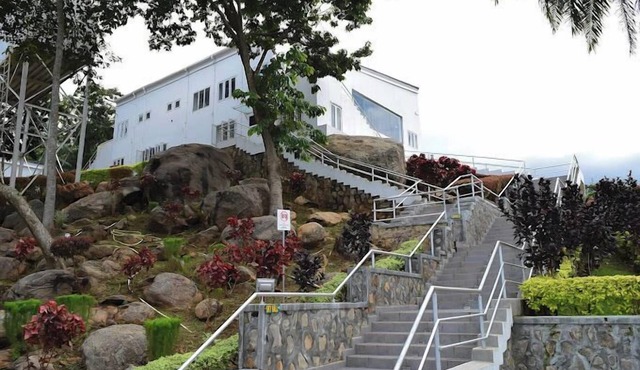 Summit Resort