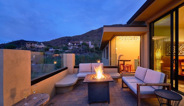Summit Suite - Panoramic Views - Hot Tub - BBQ