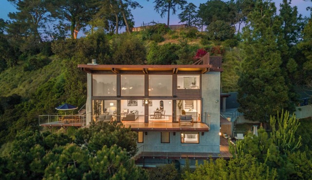 Summitridge - An Elegant Estate with Unobstructed City and Ocean Views