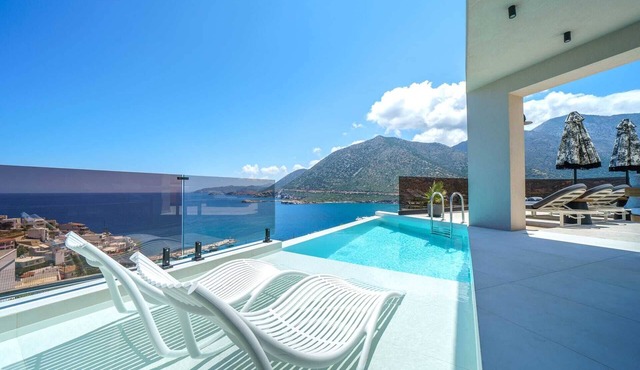 Sun Bliss Villa, wrapped in blue, Villa