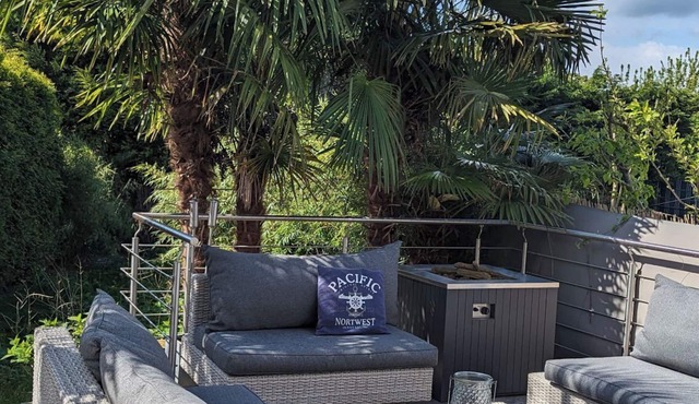 Sun deck Wellness Whirlpool Garden & Grill