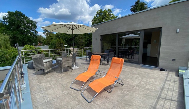 Sun-drenched apartment with large terrace for up to 6 guests near Potsdam and Berlin