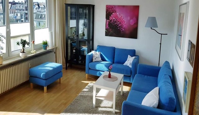 Sun-drenched apartment close to the city - perfect for long-term guests! Balcony elevator