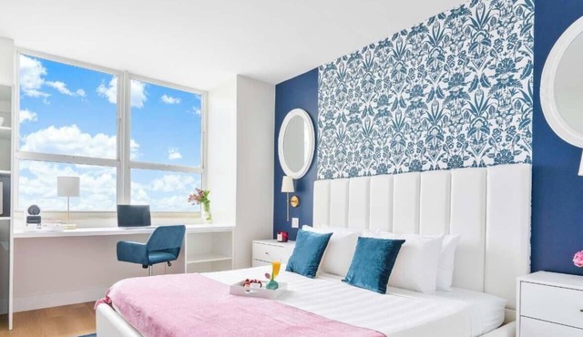 Sun-Drenched Studio | Bay Views + Parking