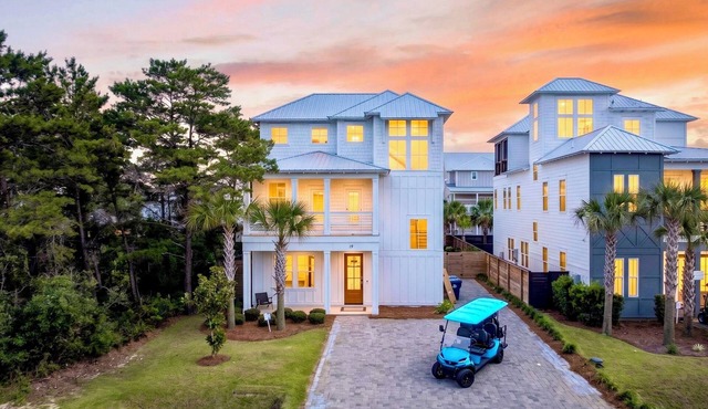 Sun Drift: Private beach steps away, Heated pool, FREE golf cart, Bunk Rooms