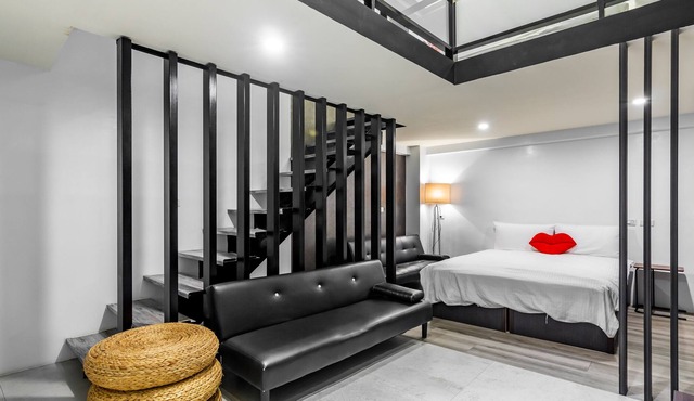Sun Moon Tea Hotel