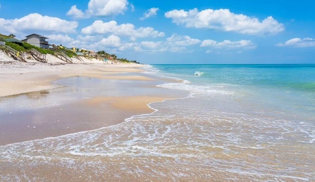 Sun, Sand & Serenity - Walk to Beach Retreat - 1 bedroom w/sofa bed retreat.