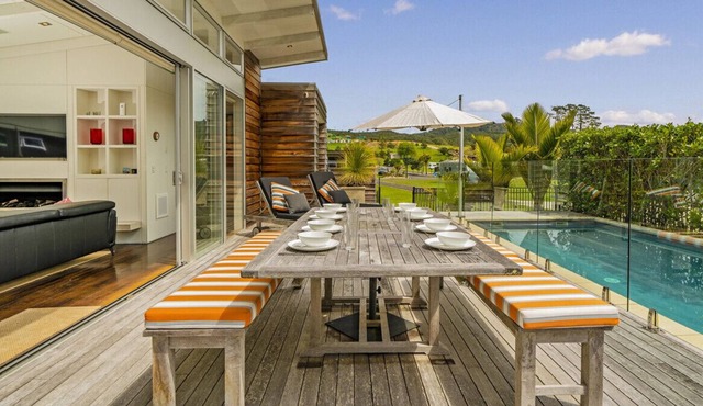 Sun Seekers Paradise - Whangapoua Holiday Home
