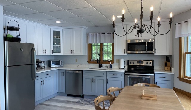 SUNAPEE REGION - LAKEFRONT/SKI VACATION HOME RENTAL