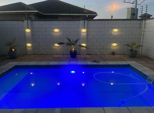 Sunbird Poolhouse