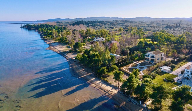 SunBreeze-Beachfront Luxury Villa 5 Bed/4 bath- Sleeps 10