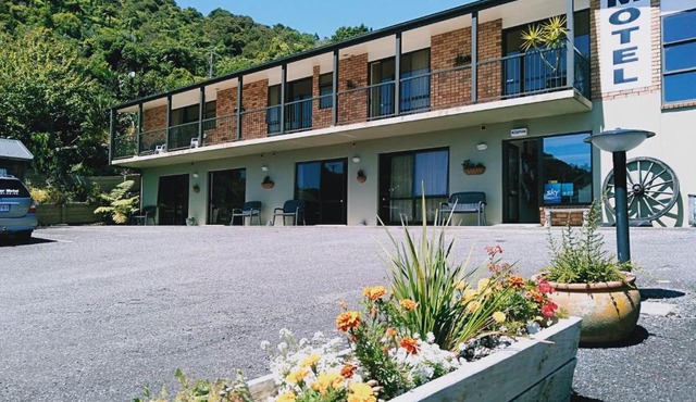 Sundowner Motel