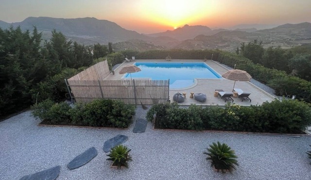 Sundrenched Sicilian Villa - Pool, Hot Tub, Gym, Sauna - Sleeps 10 Near Palermo