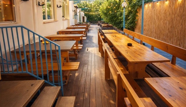 Sunflower Beach Backpacker Hostel
