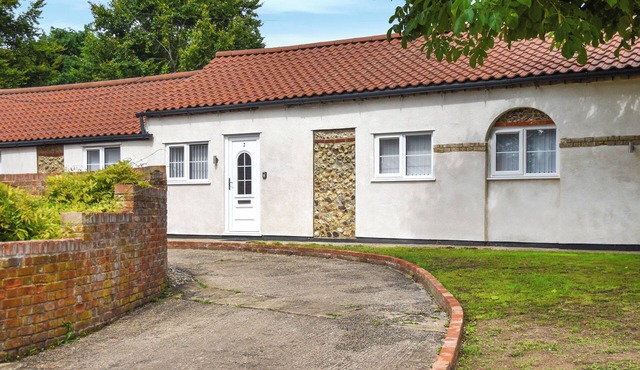 Sunflower Bungalow - UK50569