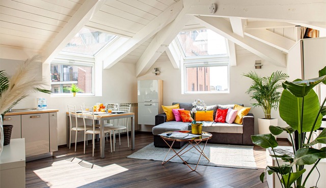 Sunlit /sunlit with large terrace