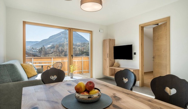 "Sunnig - Apartment Abendsonne" with Mountain View, Balcony & Wi-Fi
