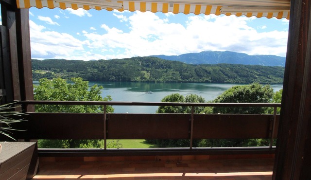 Sunny 2 room apartment with a fantastic view of Lake Millstatt