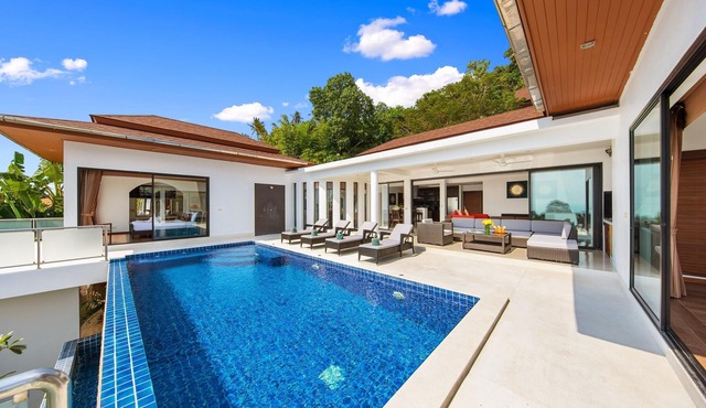 Sunny Banks - 4 Bed Private Pool Sea View Villa