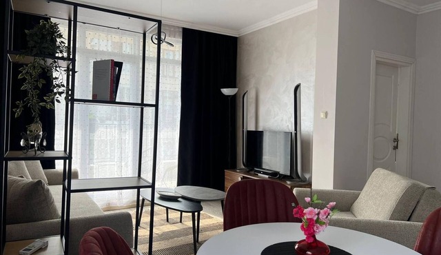 Sunny Beach Central Apartment - 4 Guests, Parking