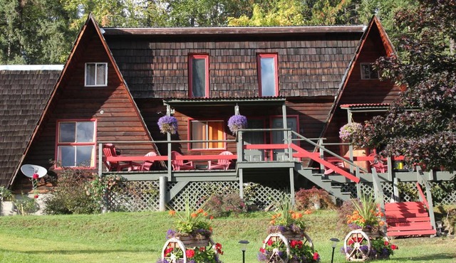 Sunny Bluffs Chalets
