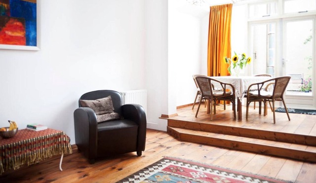 Sunny bright apartment on the canal & roof terrace