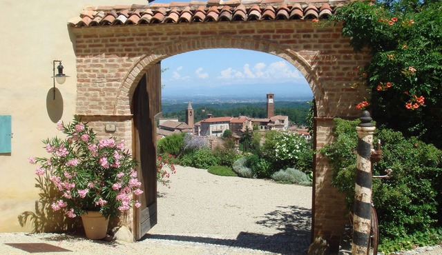 Sunny courtyard with panoramic views of the historic village center. For sole use