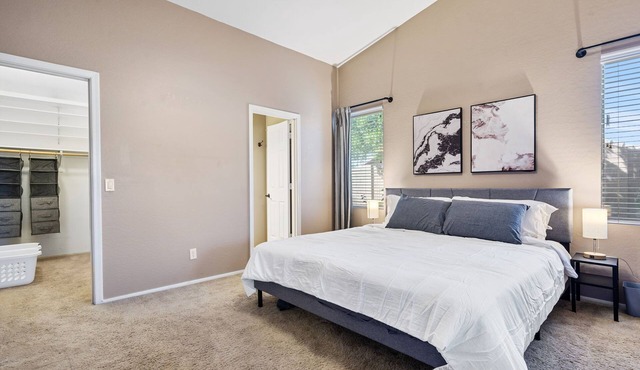 Sunny Haven: Spacious 4-Bed, 2-Bath Pet-Friendly Home in Gilbert!