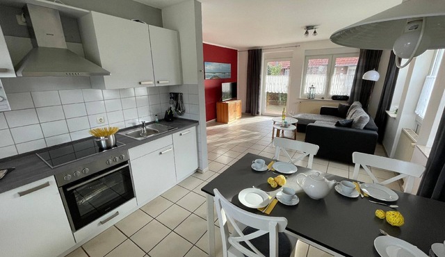 Sunny holiday flat with large garden