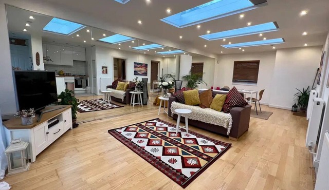 Sunny London Garden Apartment