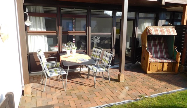 Sunny, modern first floor apartment with private, sheltered south-facing garden