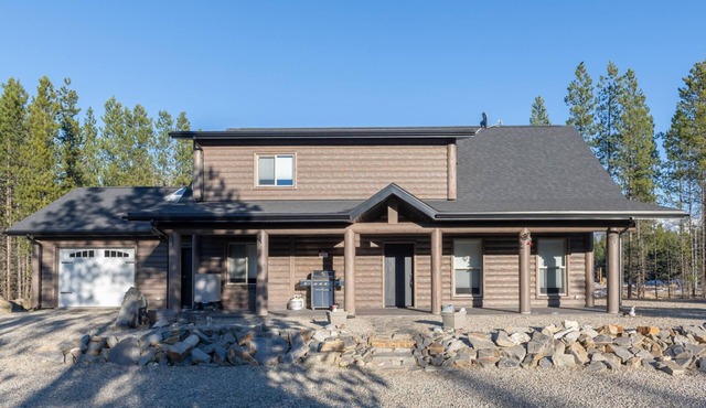 Sunny Peaks Cabin Rental