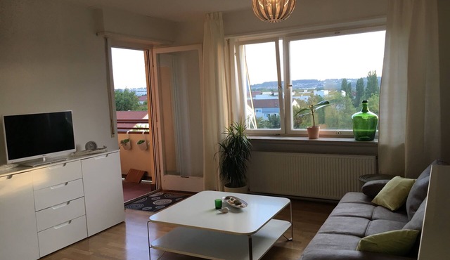 Sunny penthouse, VERY good location, airport/trade fair with S-Bahn only 2 stops