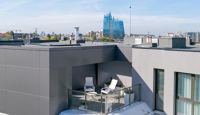 Sunny Penthouse with Mountain Views and 180 degrees Terrace