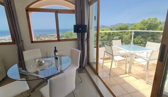Sunny penthouse with panoramic-terrace, pool and the best sea view in Nerja