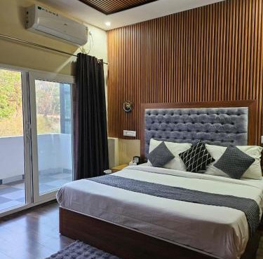 Sunny Pines Resort