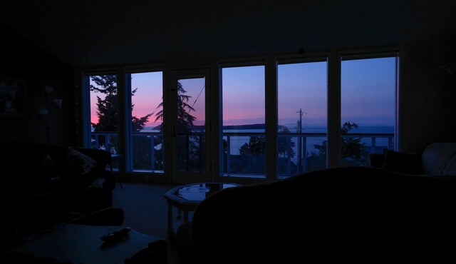 Sunny Sequim retreat: Relax with beautiful views
